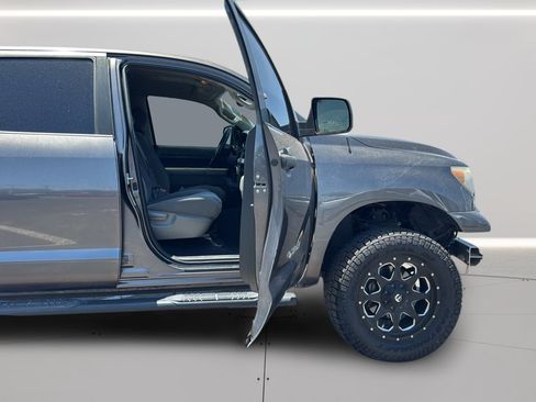 Used 2012 Toyota Tundra 4x4 CrewMax w/ Tow Pkg image 33
