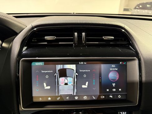 Used 2020 Jaguar F-PACE Prestige image 26