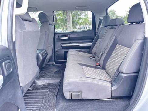 Used 2019 Toyota Tundra SR5 w/ SR5 Upgrade Package AWD/4WD image 15