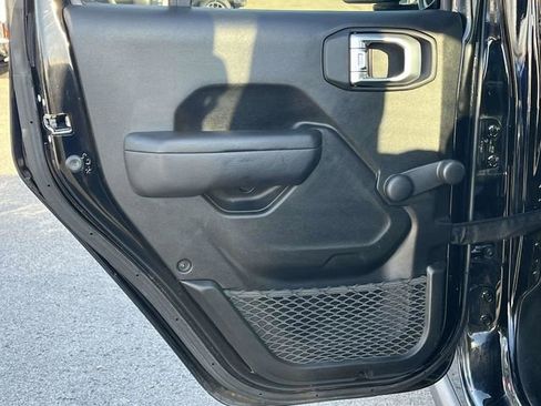 Used 2022 Jeep Gladiator Sport image 16