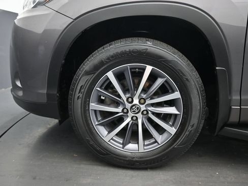 Used 2018 Toyota Highlander XLE w/ Protection Package #3 AWD/4WD image 63