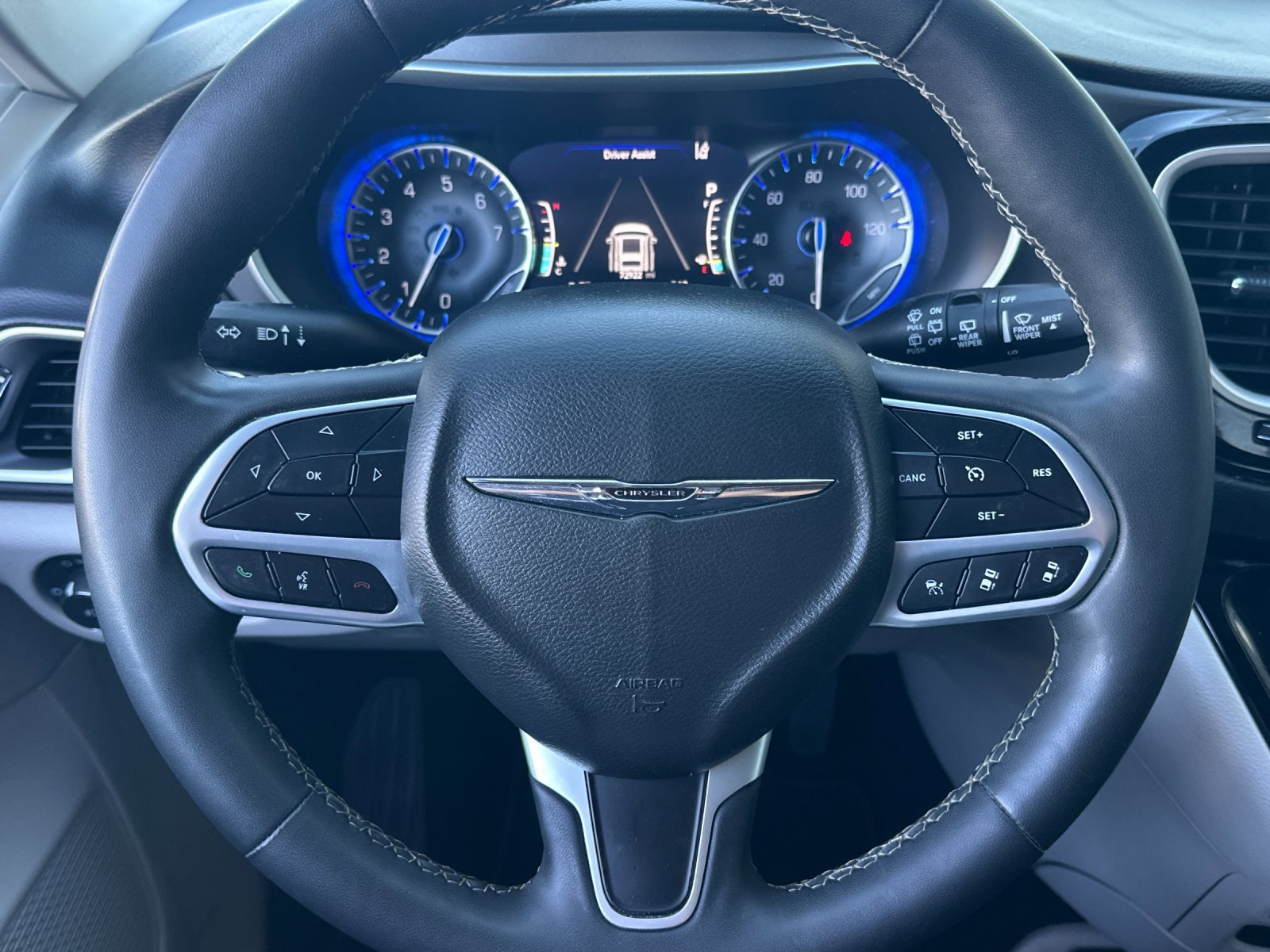 Used 2022 Chrysler Pacifica Touring-L FWD image 22