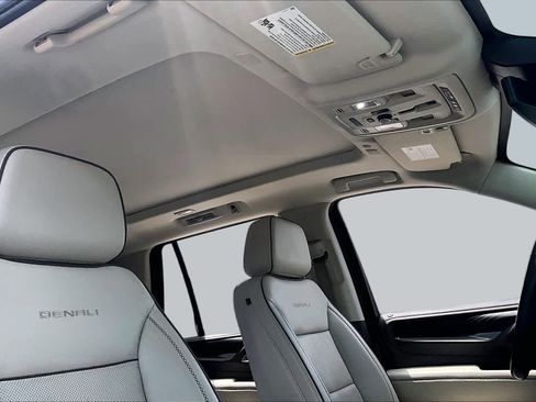Used 2023 GMC Yukon Denali RWD image 14