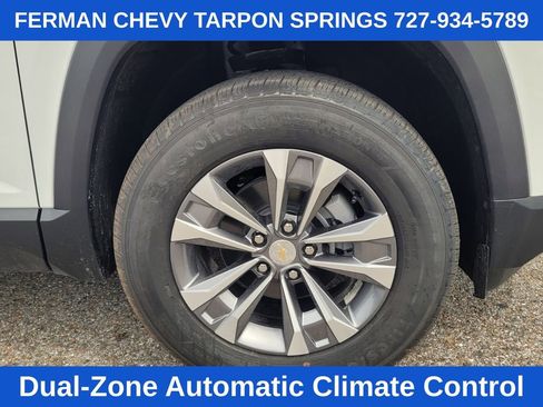 New 2026 Chevrolet Equinox LT w/ Convenience Package II image 13