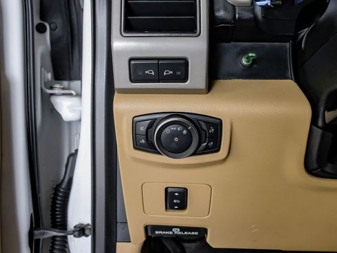 Used 2020 Ford F350 Lariat w/ Lariat Value Package image 27