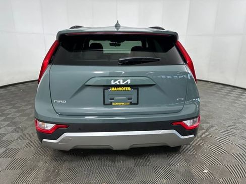 Used 2024 Kia Niro EX image 4