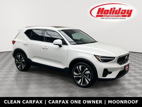 Used 2023 Volvo XC40 B5 Ultimate w/ Protection Package Premier AWD/4WD image 1