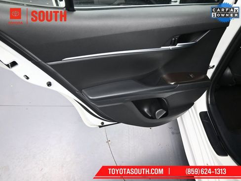 Used 2024 Toyota Camry SE image 28