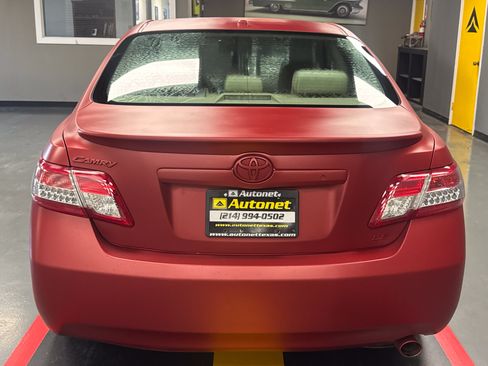 Used 2011 Toyota Camry LE w/ LE Extra-Value Pkg FWD image 5