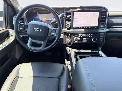 Used 2023 Ford F250 Lariat w/ Lariat Ultimate Package AWD/4WD image 16