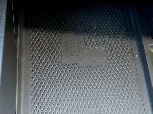 Used 2024 Volkswagen Atlas Peak Edition SE image 21