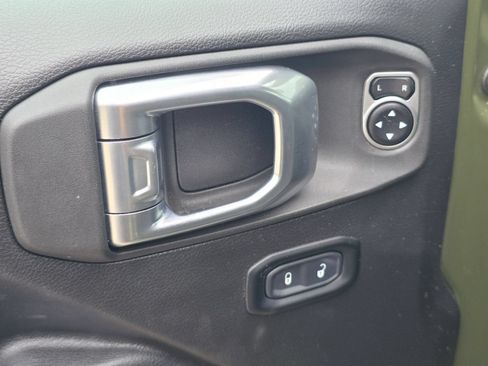 Used 2024 Jeep Wrangler Unlimited Sport AWD/4WD image 21