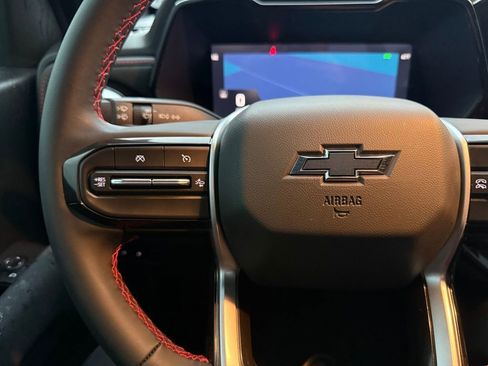 Used 2024 Chevrolet Colorado Z71 w/ Z71 Convenience Package 2 image 25