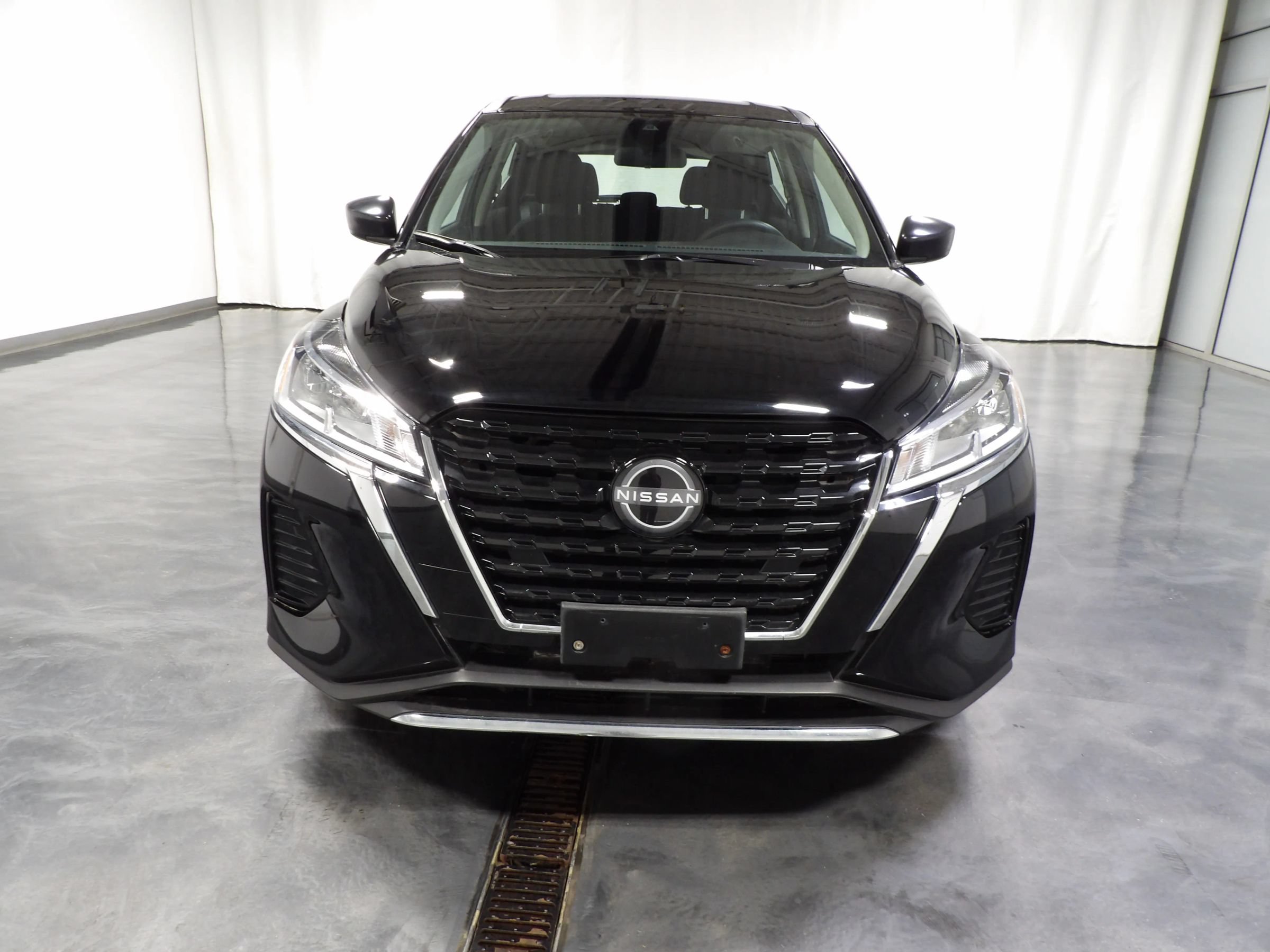 Used 2024 Nissan Kicks S FWD image 2