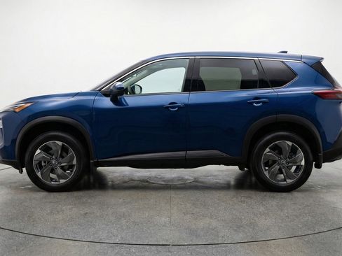 Used 2025 Nissan Rogue SV FWD image 5