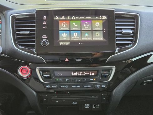 Used 2022 Honda Pilot Touring image 17