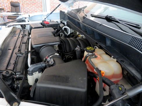 Used 2019 Chevrolet Silverado 1500 LT w/ Z71 Off-Road Package image 53