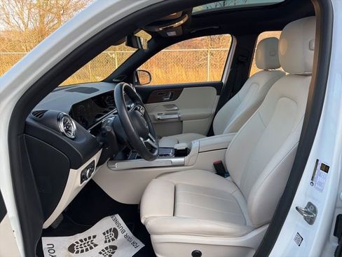 Used 2023 Mercedes-Benz EQB 250+ 250+ w/ Pinnacle Package image 24