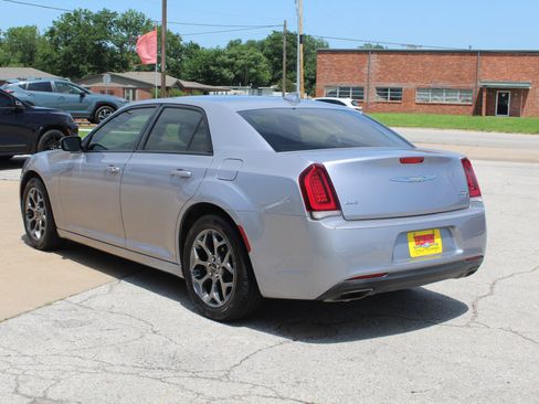 Used 2017 Chrysler 300 S AWD/4WD image 7