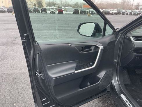 Certified 2022 Toyota RAV4 LE image 9