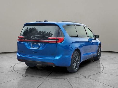 New 2026 Chrysler Pacifica Select AWD/4WD image 12