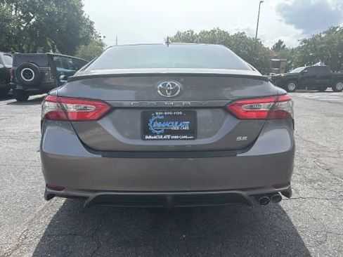 Used 2019 Toyota Camry SE w/ Carpet Mat Package FWD image 17
