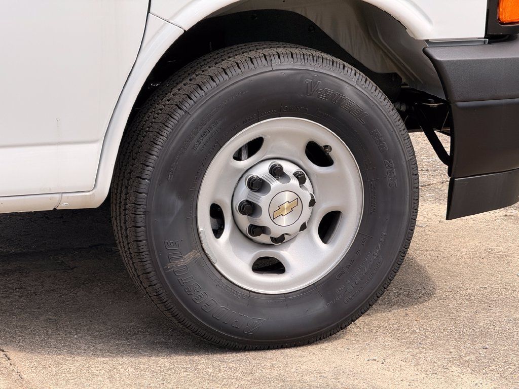 New 2026 Chevrolet Express 2500 w/ Driver Convenience Package RWD image 17