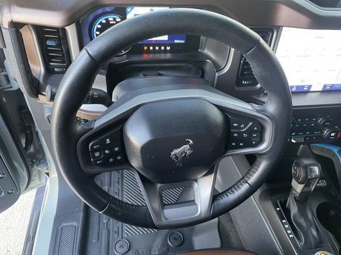 Used 2023 Ford Bronco Outer Banks image 12