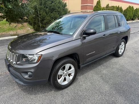 Used 2017 Jeep Compass Sport w/ Power Value Group AWD/4WD image 1