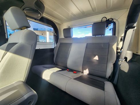 Used 2010 Jeep Wrangler Sahara w/ Dual Top Group image 26