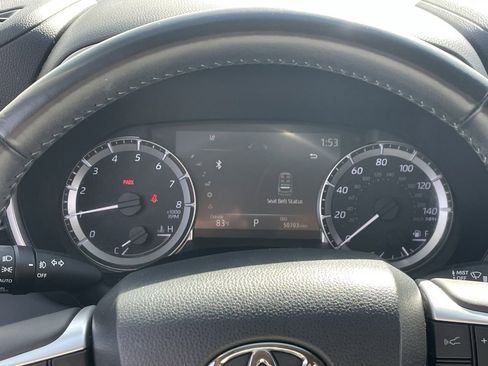 Used 2023 Toyota Highlander XLE image 8