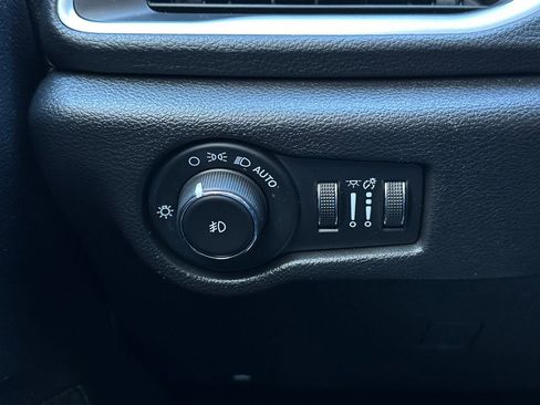 Used 2022 Chrysler Pacifica Touring-L w/ S Appearance Package FWD image 28