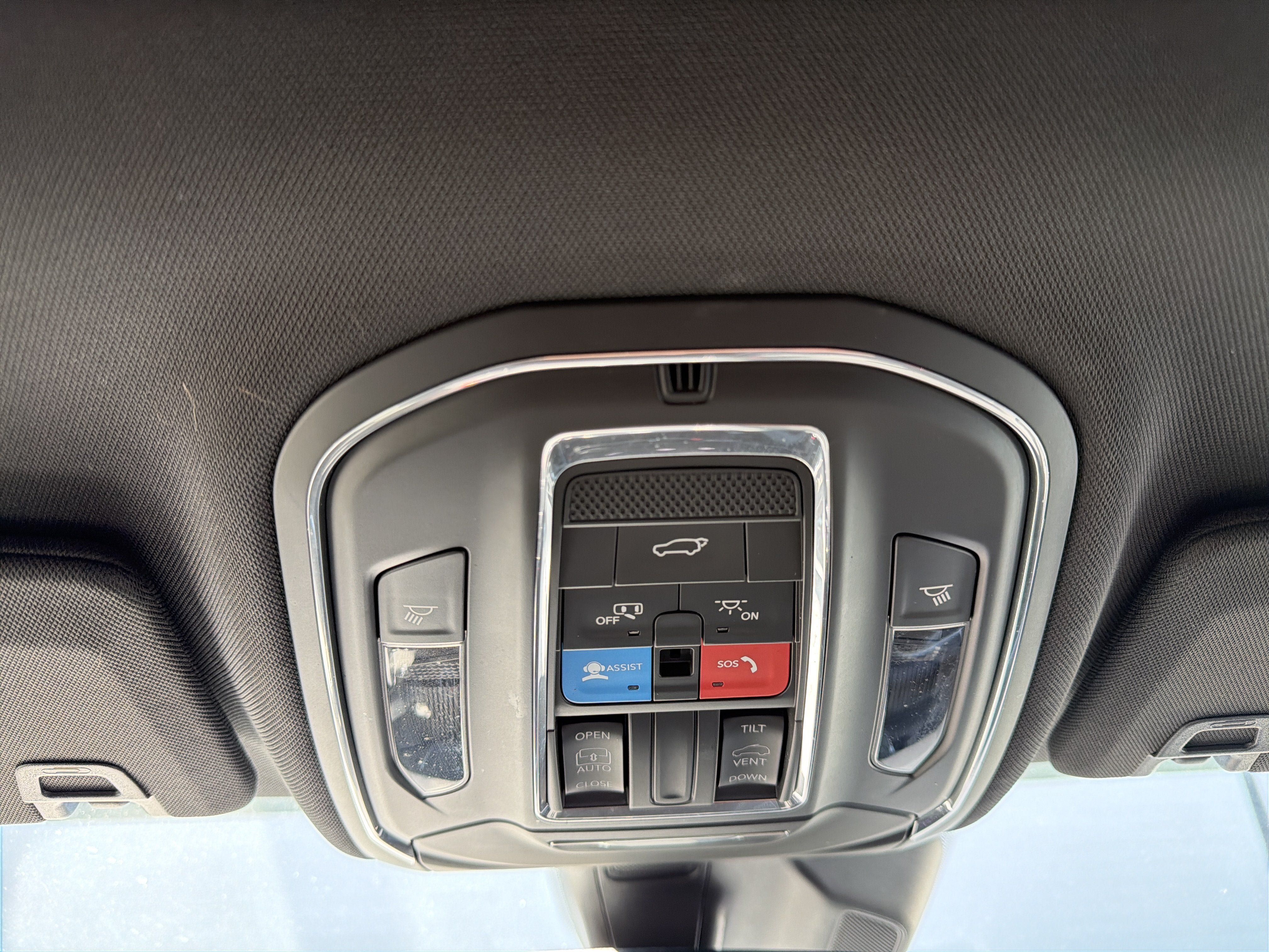 Used 2024 Jeep Grand Cherokee Laredo X w/ Luxury Tech Group I AWD/4WD image 21