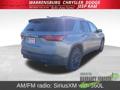 Used 2024 Chevrolet Traverse RS image 3