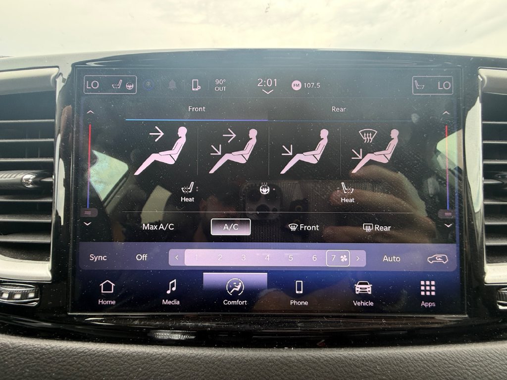 Used 2024 Chrysler Pacifica Touring-L FWD image 29
