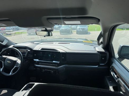 Used 2025 Chevrolet Silverado 1500 LT image 23