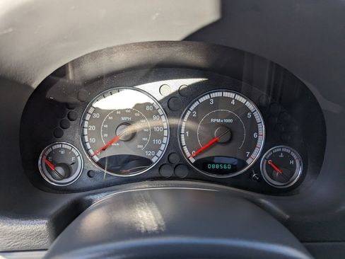 Used 2005 Jeep Liberty Limited AWD/4WD image 17