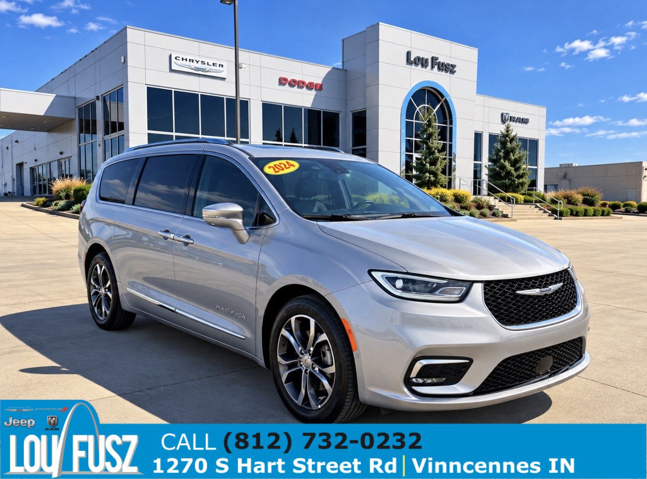 Used 2024 Chrysler Pacifica Pinnacle AWD/4WD image 1