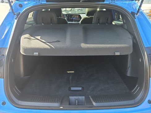 Used 2024 Chevrolet Trax RS w/ Sunroof Package FWD image 11