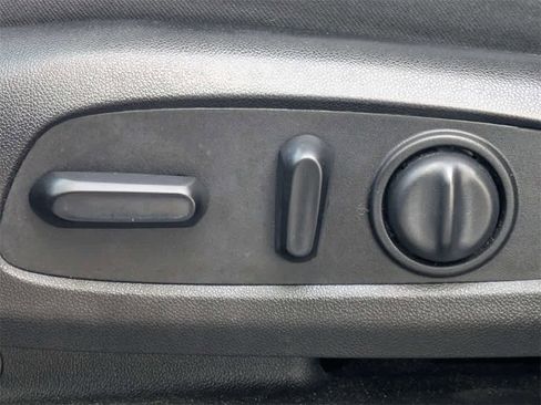 Used 2019 Chevrolet Traverse LT image 27