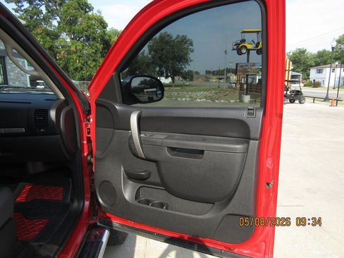 Used 2011 GMC Sierra 1500 SLE w/ Chrome Essentials Package AWD/4WD image 13