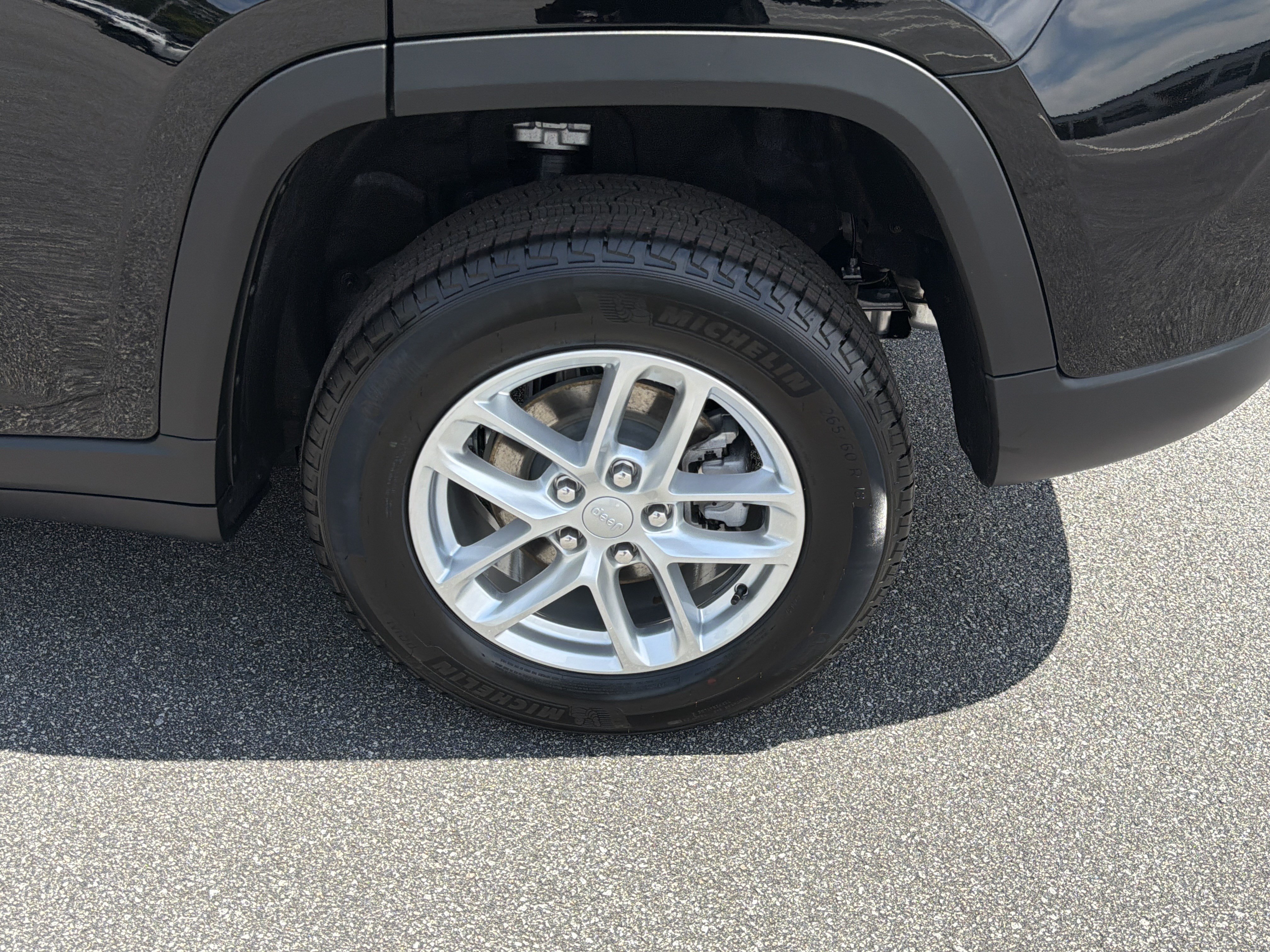 New 2026 Jeep Grand Cherokee Laredo RWD image 23
