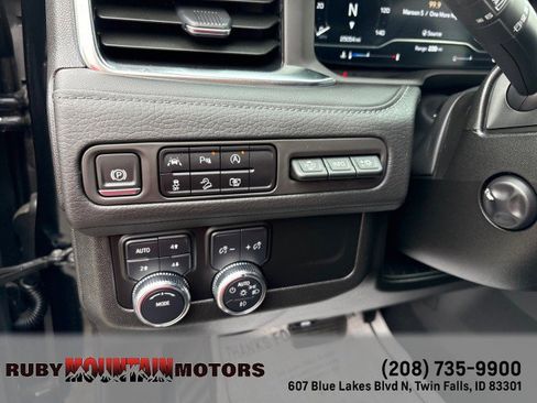 Used 2024 GMC Yukon Denali AWD/4WD image 12