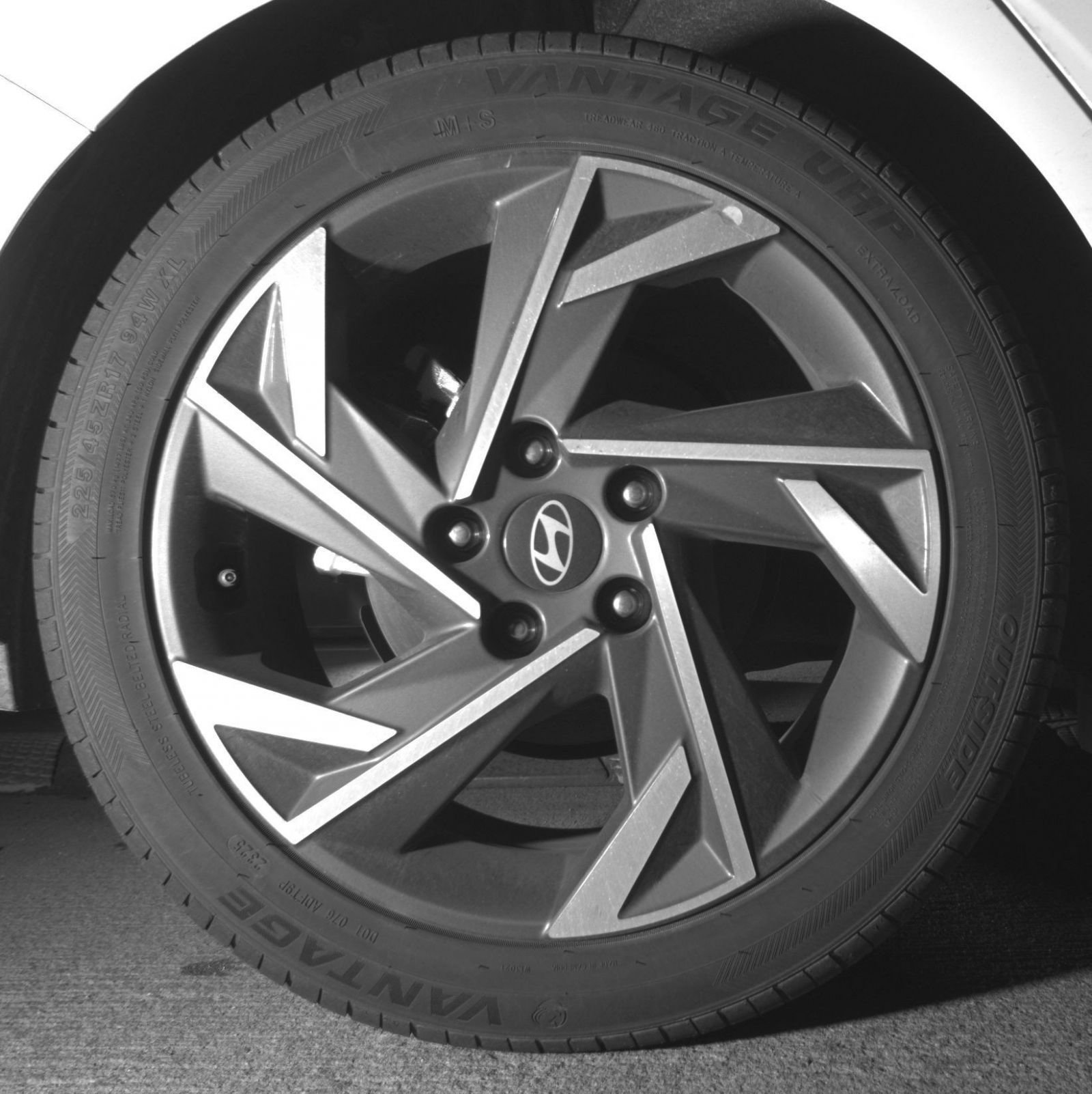 Used 2025 Hyundai Elantra SEL FWD image 18