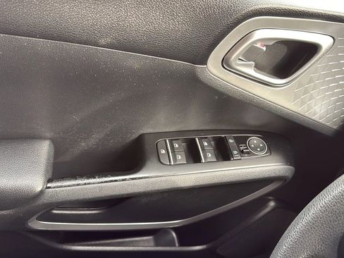 Used 2020 Kia Soul LX FWD image 22