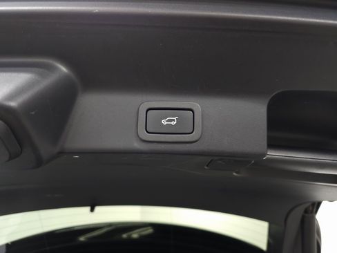 Used 2018 Jaguar F-PACE Prestige image 7