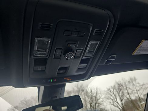 Used 2021 Chevrolet Tahoe Premier image 36