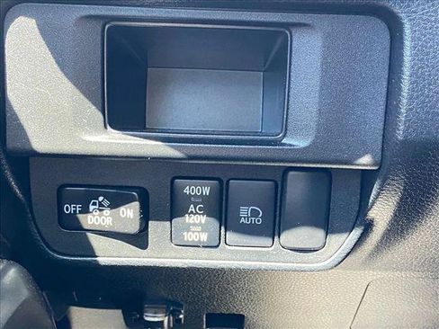 Used 2019 Toyota Tacoma TRD Off-Road AWD/4WD image 12