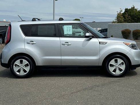 Used 2015 Kia Soul FWD image 6