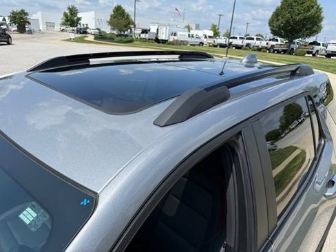 Used 2025 Chevrolet Equinox RS w/ Safety and Technology Package AWD/4WD image 45